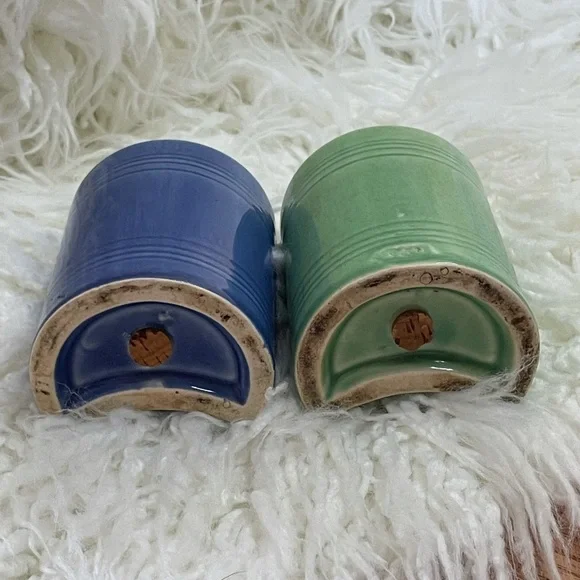 Vintage Pottery Salt & Pepper Shakers - Picture 3 of 6